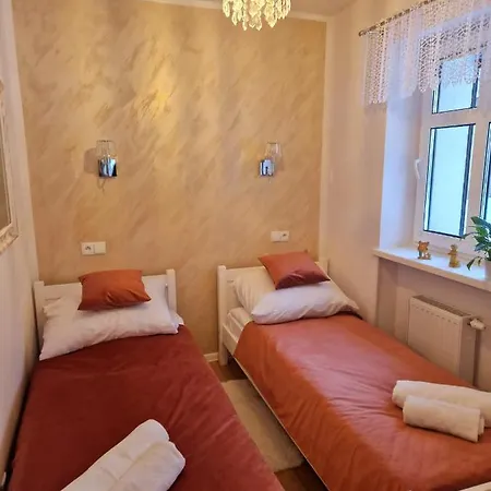 Apartament Przy Deptaku Jelenia Gora Exterior photo