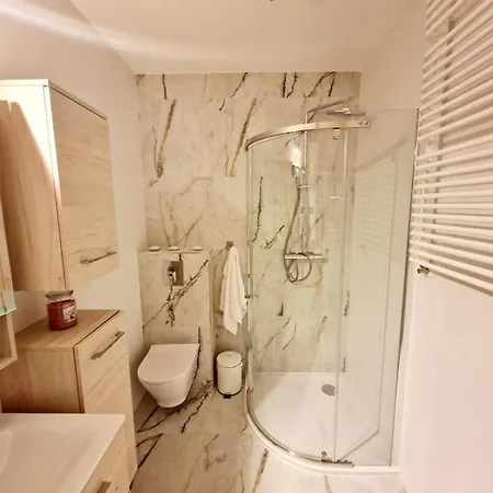 Apartament Przy Deptaku Jelenia Gora Exterior photo